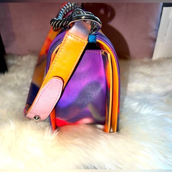 CHANEL flap boy bag in Ecru multi colored lambskin. Price is NON-NEGOTIABLE!! - Picture 6 of 17